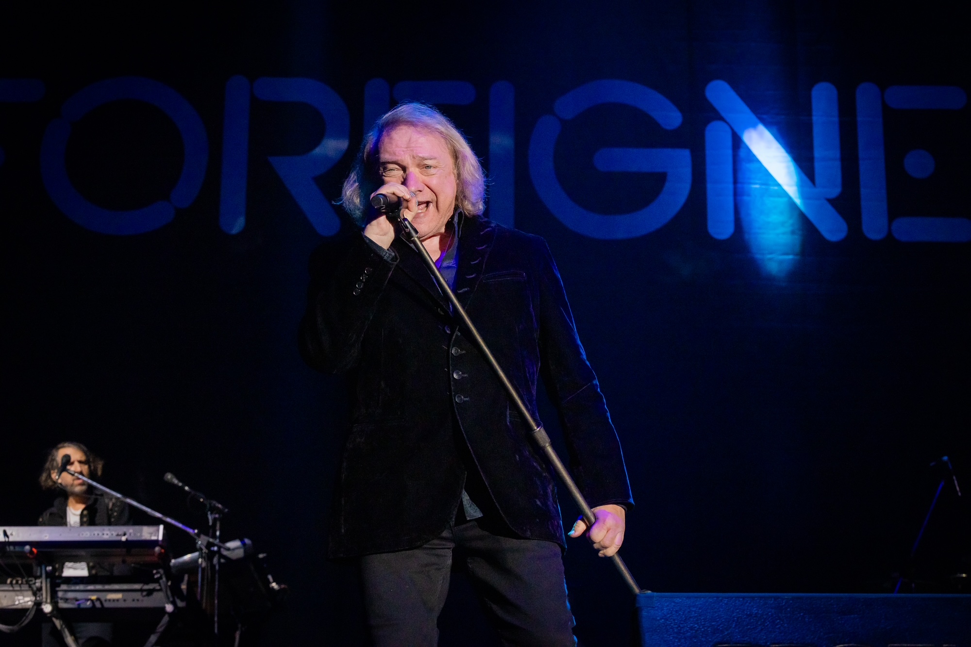 Lou Gramm playing live